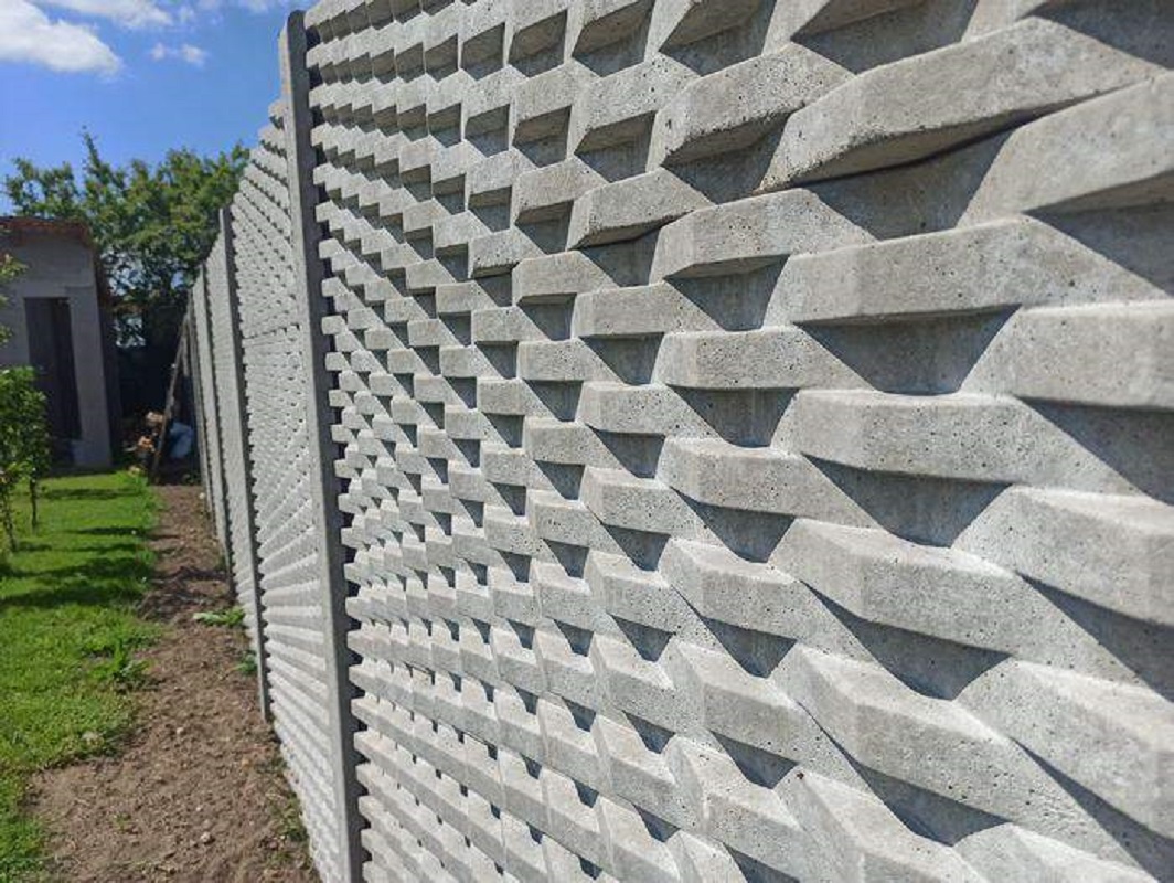 Betonové oplocení 3D, realizace Zahrady a ploty M.K.